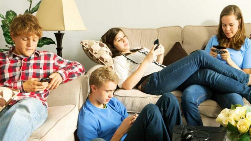 These Are The Absolute Worst Times You Could Check Your Phone