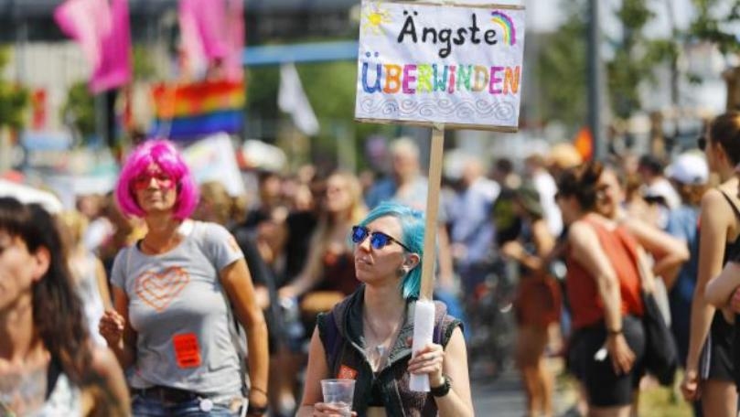 Germany s far right supporters outnumbered by protesters in Berlin