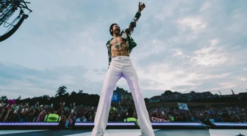 Harry Styles captures 80,000 hearts with a stunning performance at Slane Castle