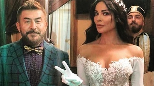 ما سعر فستان زفاف نادين نجيم في "طريق"؟
