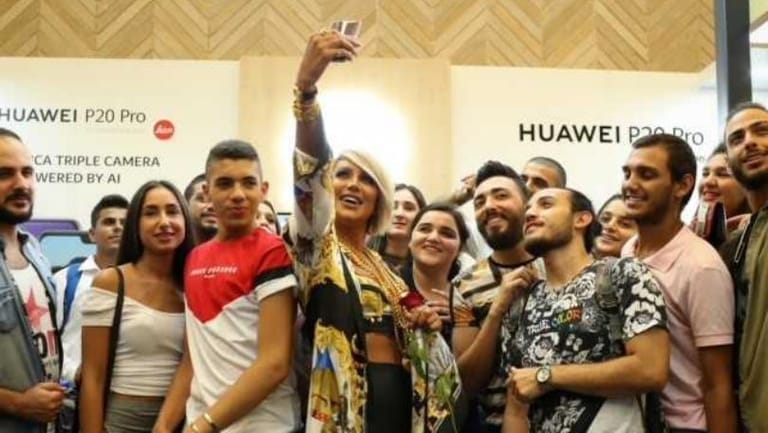 هواوي Pro P20 يجذب الحشود في أسواق بيروت
