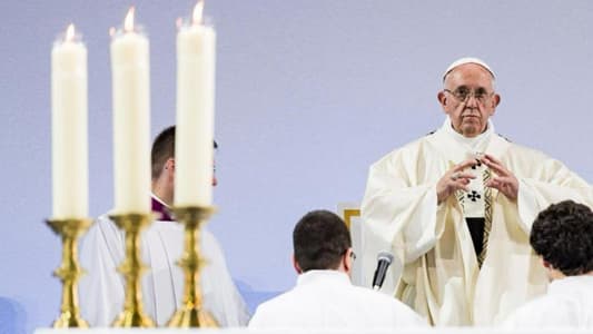 Pope, in Geneva, urges Christians to break down their barriers
