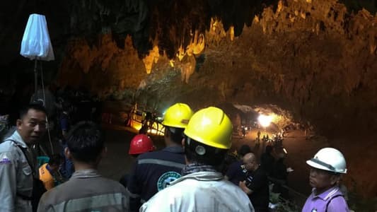 Soccer team trapped in flooded cave complex in Thailand