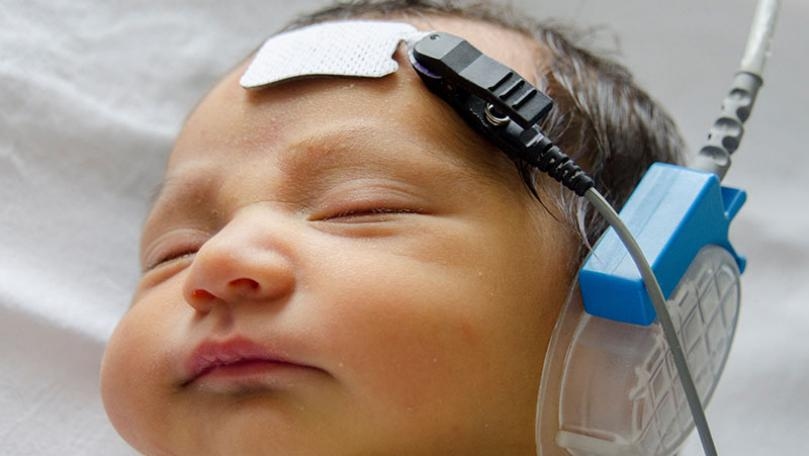 Portable music players tied to hearing loss in kids