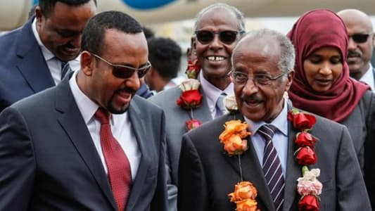 Ethiopia greets Eritreans with flowers for first talks since war