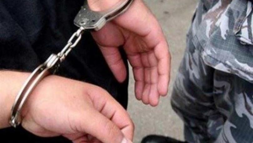 بالصورة : تصرف وقح من "بوني" بحضور الملكة إليزابيت