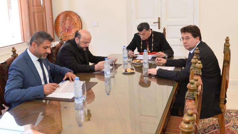 الصورة الأولى الواضحة لطفل بلقيس الجديد