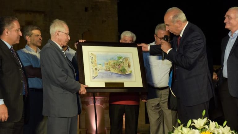 بلدية المتين ومشيخا تكرّم الدكتور شاهين ابو سليمان 