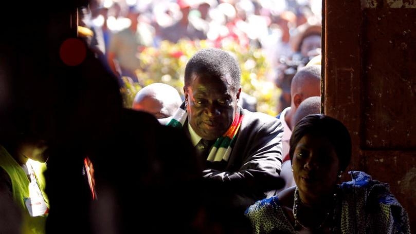 بالصور: الفنانة اللبنانية تحتفل بطلاقها وسط أصدقائها