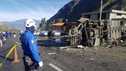 Ecuador bus crash on 'curve of death' kills 24, mostly Colombians