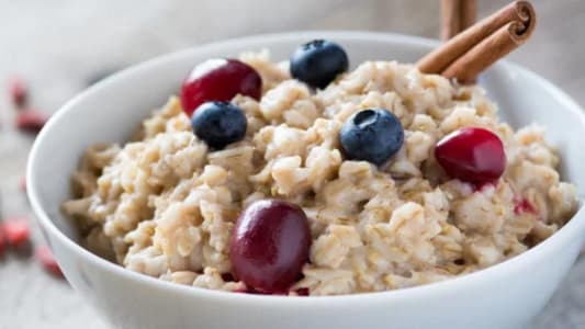 Is Oatmeal Healthy? Here's What the Experts Say