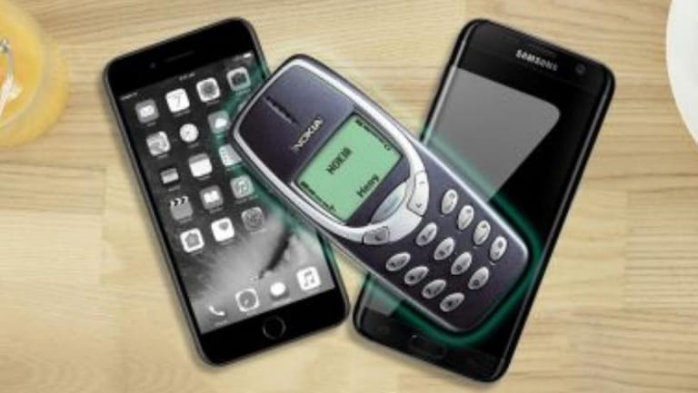 'Dumbphone' Sales Rise as People Seek to Disconnect and Be More Mindful