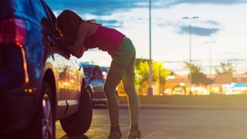 قصّة 3 شقيقات أجبرهنّ الوالد على ممارسة الدعارة