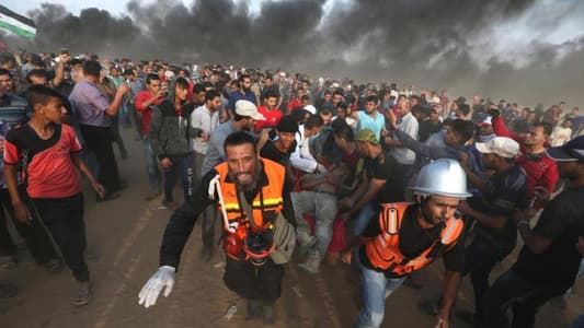Israeli forces wound dozens of Palestinians at Gaza border protest