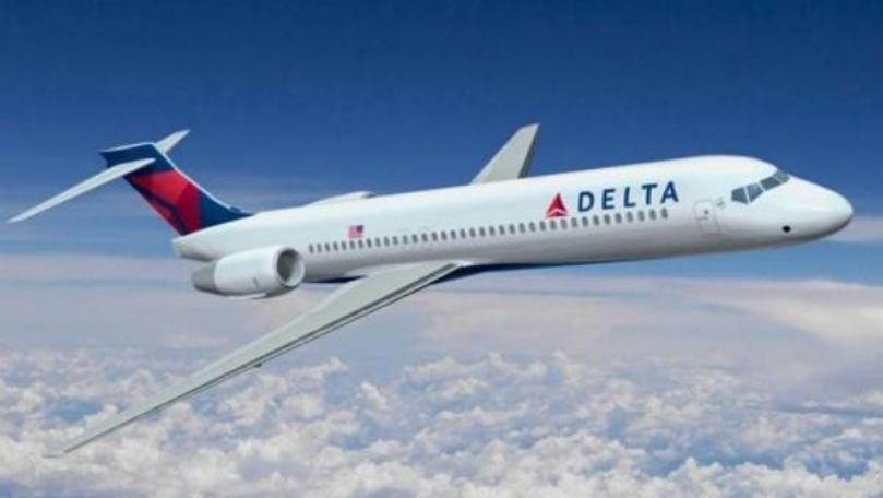 Flight Attendant Suspended After Having Intercourse With Adult Film Star on Plane