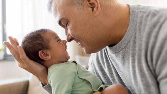 Babies Born to Older Dads Have Higher Risk of Health Problems