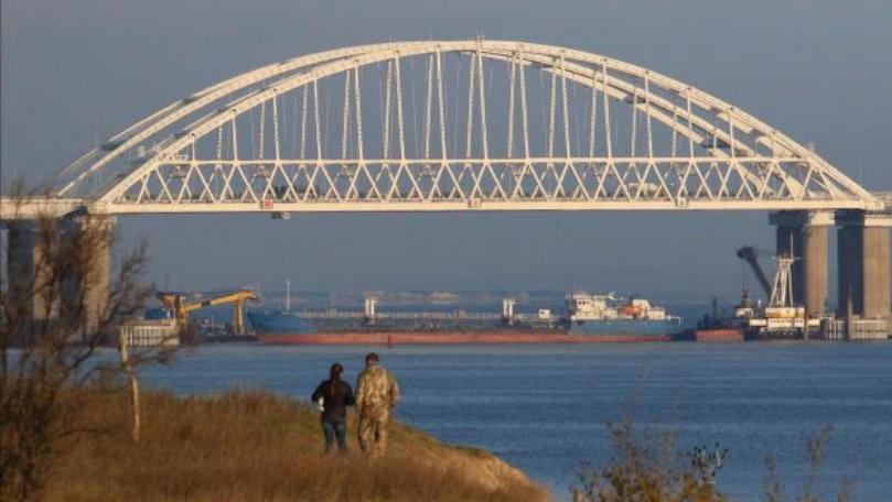 Russia blocks Ukrainian navy from entering Sea of Azov