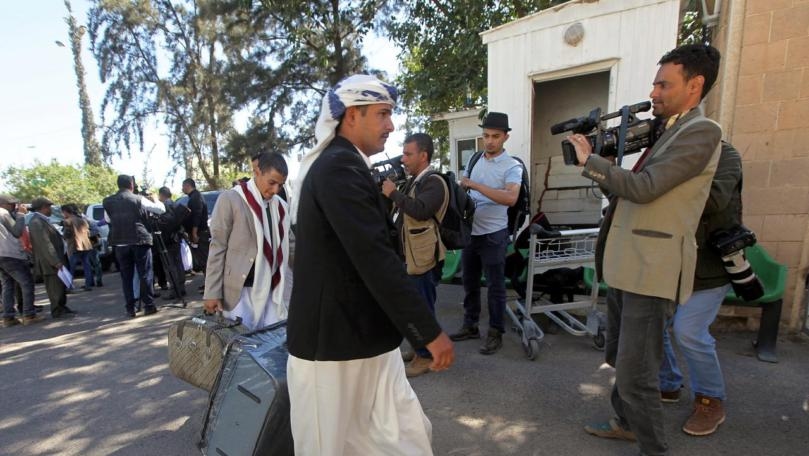 Yemen's Houthis head to Sweden peace talks as U.N. warns of economic breakdown