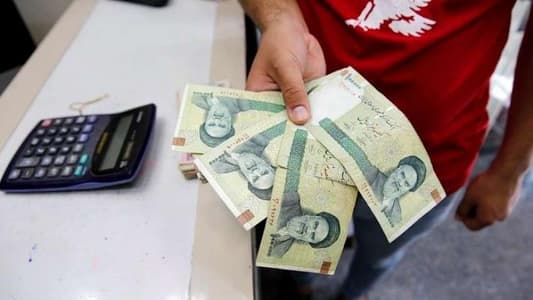 هبوط العملة الإيرانية أكثر من 10 في المئة