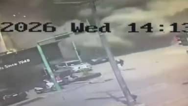 بالفيديو: لحظة سقوط الغارة في كورنيش المزرعة