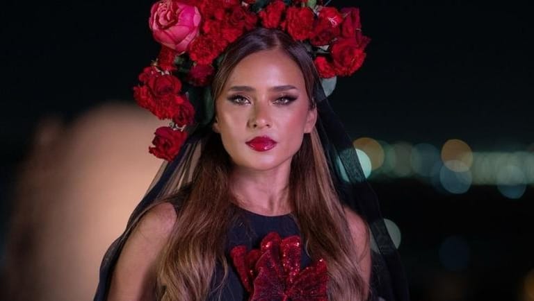 نيللي كريم تكشف سبب تهديد شقيقها لزوجها بالقتل والحلم الذي أنقذ مسيرتها