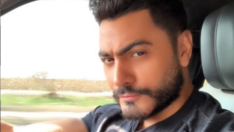 تامر حسني يبرز عضلاته: "أنا مستعدّ"