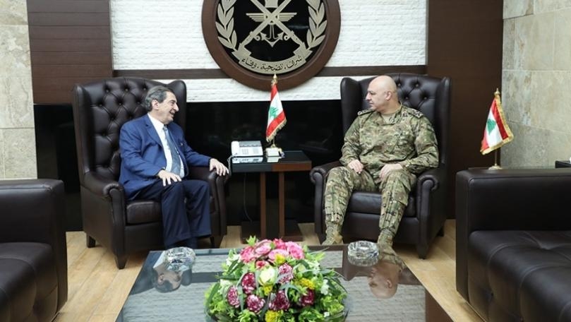 Army chief discusses current situation with Ferzli