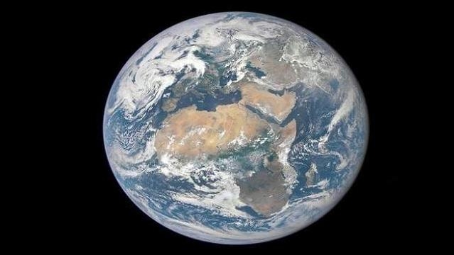 المحيطات ستفقد لونها خلال 80 عاماً