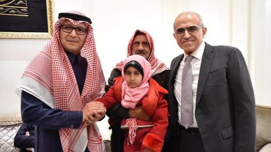 السفير السعودي يطلق مبادرة لمساعدة نازحين سوريين في عرسال