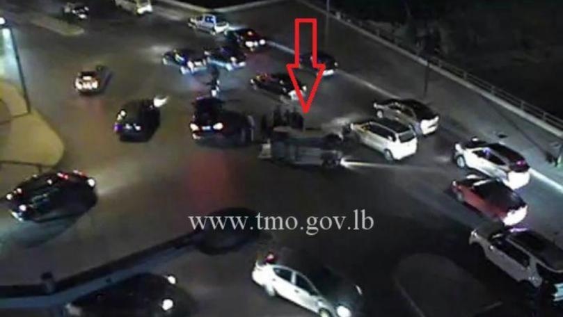 بالصورة: انقلاب سيارة على تقاطع ‫الصيفي‬ يتسبّب بزحمة سير وسقوط جريح