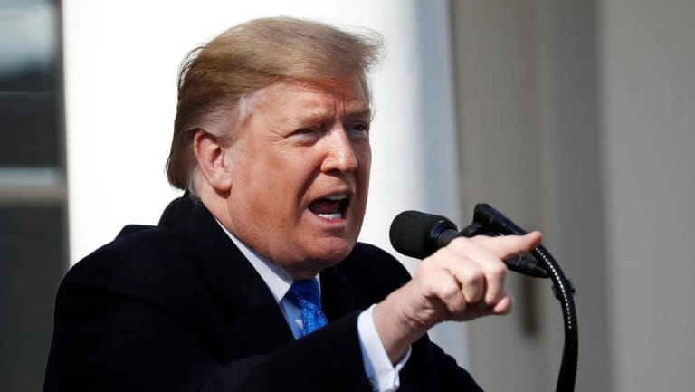 ترامب وحرب على طواحين الهواء