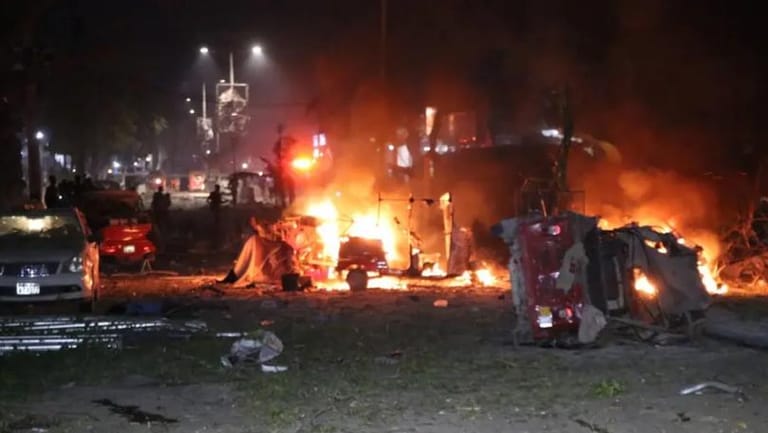 مواجهات.. ومسلّحون يتحصّنون في مطعم!