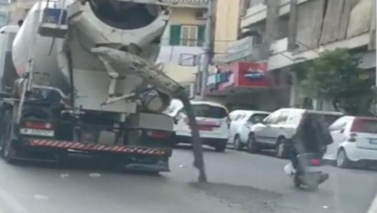 بعد مشهد تسرّب الباطون على الطريق.. قوى الأمن تتحرّك!