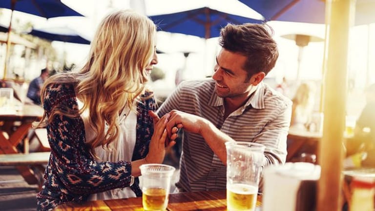 كيف يجب التّعامل مع رجل العذراء عاطفيّاً؟