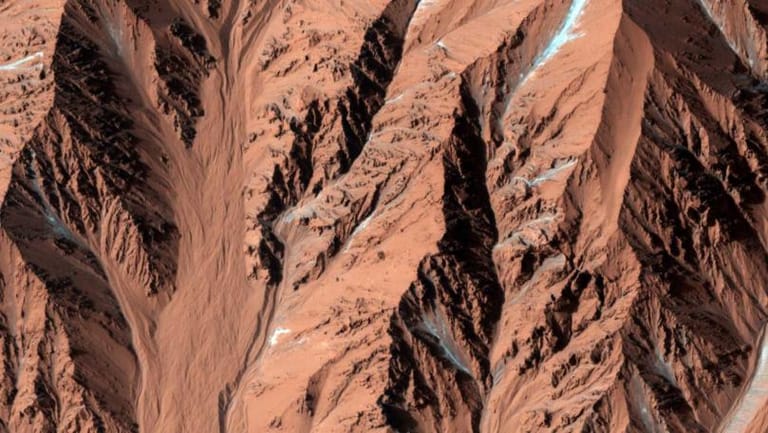 NASA Head Says First Person on Mars Will 'Likely Be a Woman'