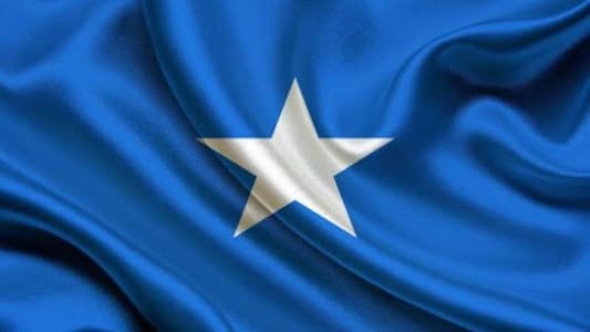"رويترز" نقلاً عن ضابط بالشرطة: الانفجار في العاصمة الصومالية نجم عن تفجير سيارة ملغومة أمام فندق ومطعم ولا معلومات عن وقوع إصابات