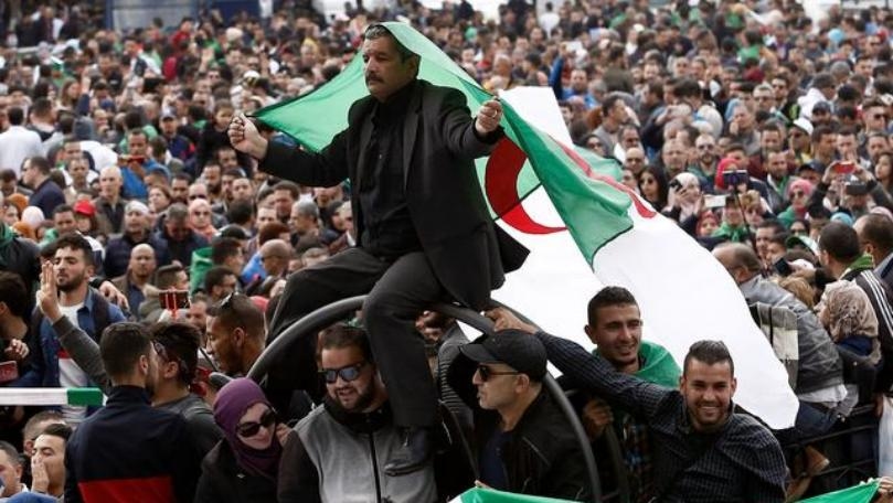 Algerian army chief wants ruling 'gang' prosecuted, backs route to elections