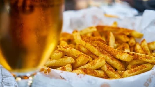 New Study Reveals Why Drinking Alcohol Leads to Snacks