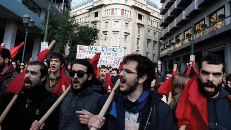 قبل إقرار الموازنة... فلنتعظ من اليونان!