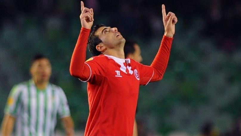 "رويترز": مقتل خوسيه أنطونيو رييس لاعب أشبيلية وأرسنال السابق في حادث سير