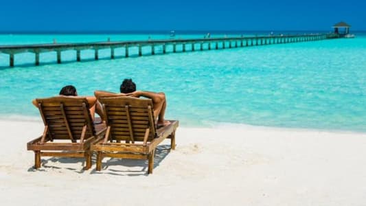 How to Take a Relaxing Vacation Without Stressing About Work