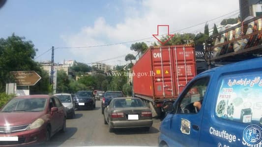 "التحكم المروري": تعطل شاحنة على طريق عام الرابية عند مفرق مستشفى سرحال وحركة المرور كثيفة في المحلة