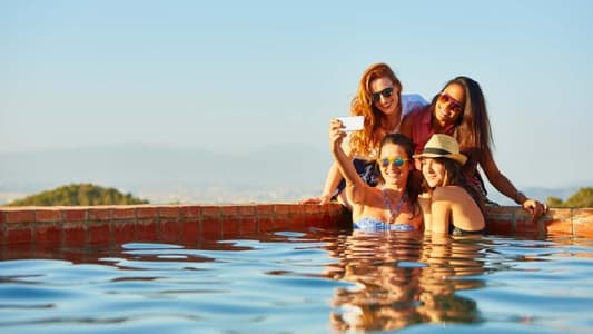 Holidaymakers Urged to Stop Sharing Holiday Pictures on Social Media