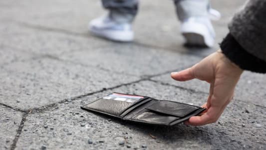 Lose a Wallet Full of Cash? You're More Likely to Get It Handed Back Than If It Was Empty