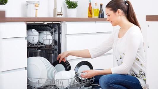 Why You Shouldn't Rinse Dishes Before Putting Them in Dishwasher