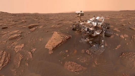 ما هو الضوء الغامض على سطح المريخ؟