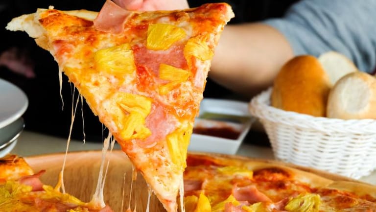 Young, Fit Men Who Eat Diet of Pizza, Chips and Burgers Have Much Lower Sperm Count