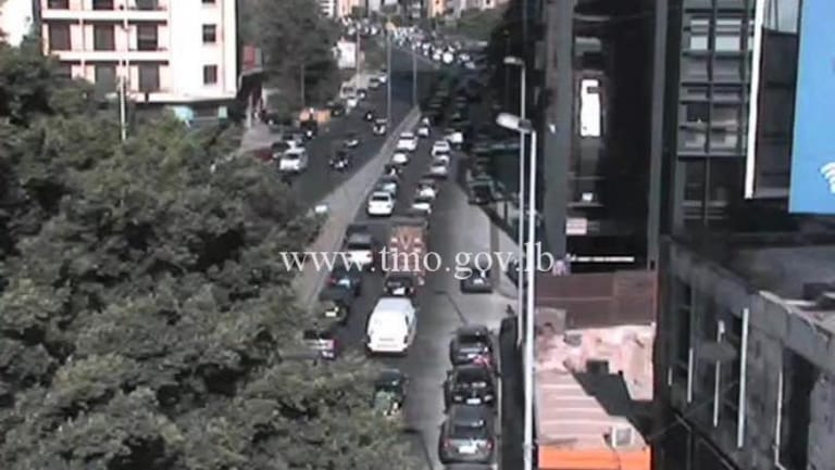 التحكم المروري: حركة المرور كثيفة من الصيفي باتجاه الكرنتينا وصولا الى جل الديب