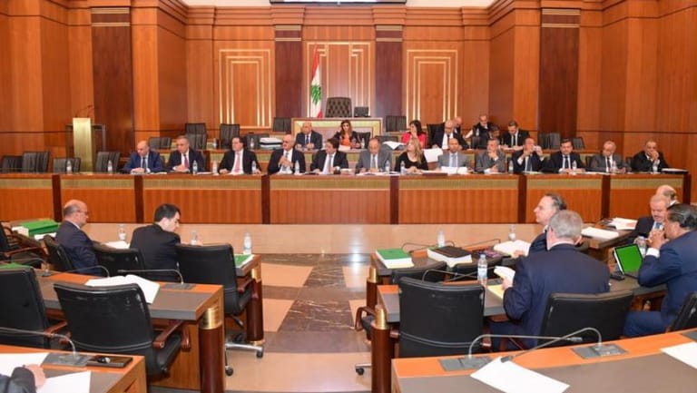 لجنة المال تقرّ موازنات الخارجية والمالية والاتصالات... وتعليق بعض المواد