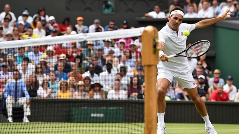 فيدرر يتخطى أوّل أدوار ويمبلدون بصعوبة 
